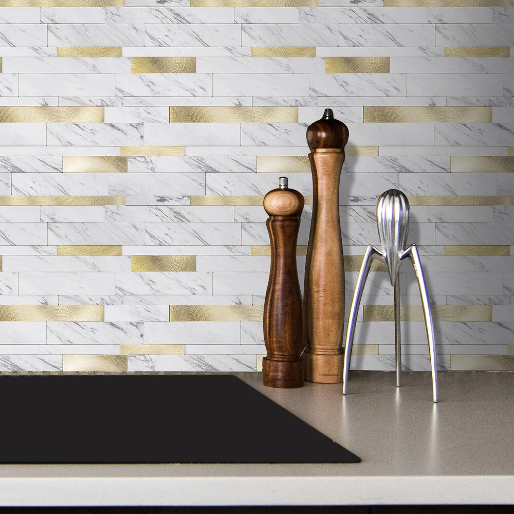 Oppio Wit Marmerlook met GOUDEN ALU Wildverband - Zelfklevend Mozaiek 303x298x4mm Akupanel-Nederland.nl
